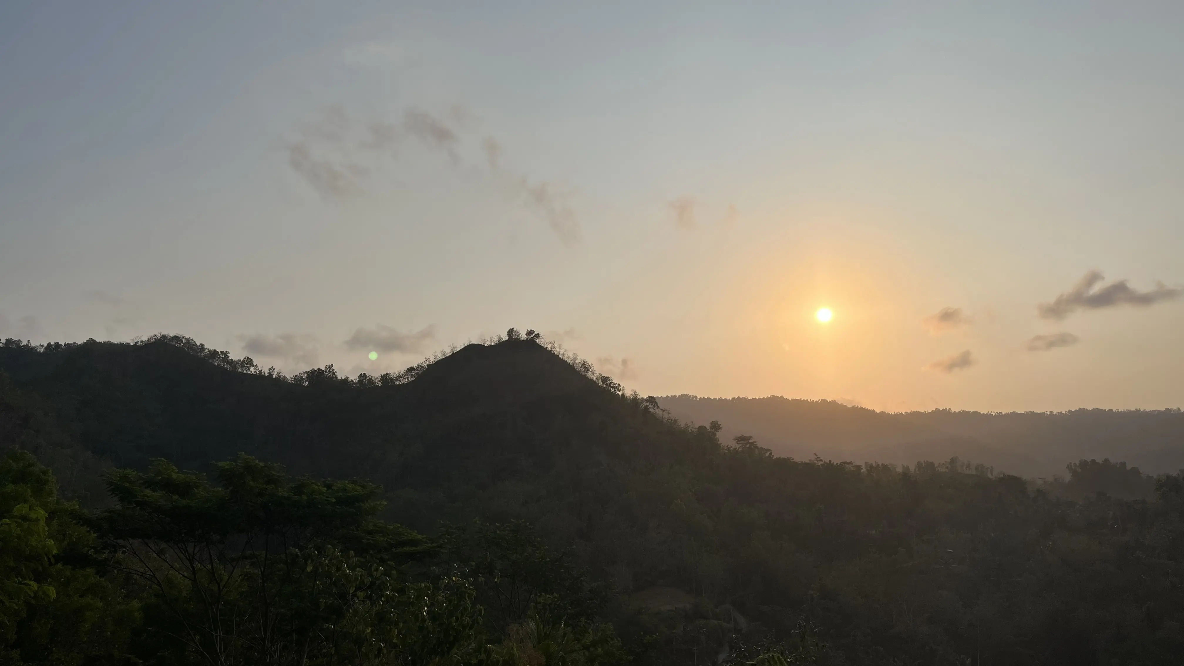 Bukit Dusun Nglumbu Desa Sambong